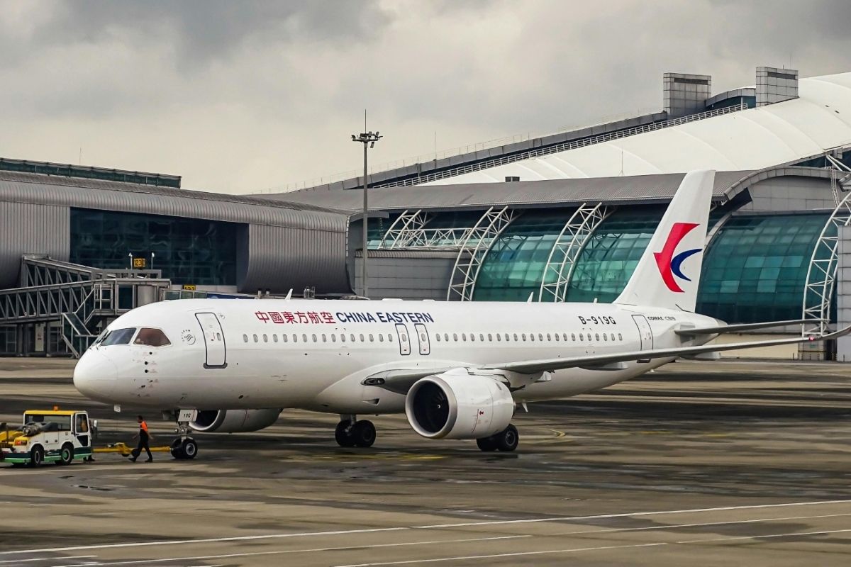 China Eastern Airlines logo